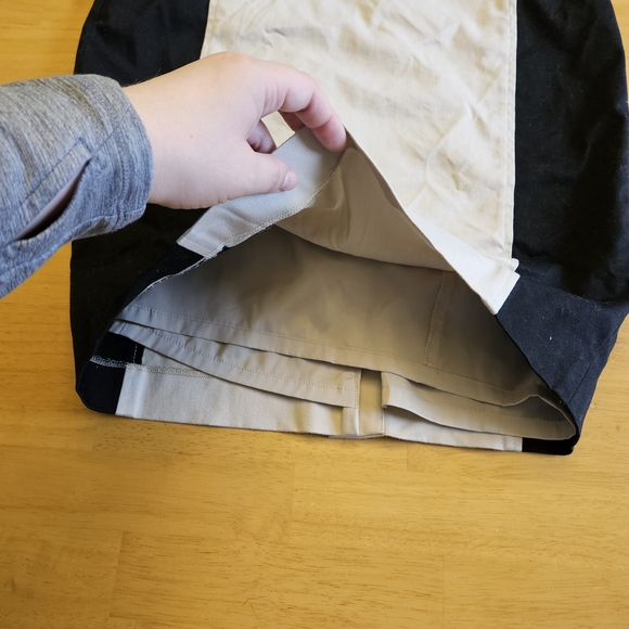 Ann Taylor EUC Two-Tone Black and Tan Skirt • Size 2 - Picture 10 of 13